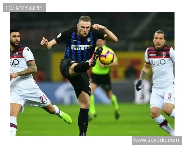 宽肩足球球星横扫绿茵赛场力量与荣耀并存引爆全球热潮 宽肩足球球星横扫绿茵赛场力量与荣耀并存引爆全球热潮