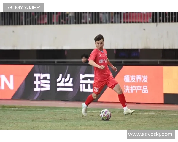 以足球明星为灵感打造的时尚风格全解析 展现运动与潮流的完美融合 以足球明星为灵感打造的时尚风格全解析 展现运动与潮流的完美融合